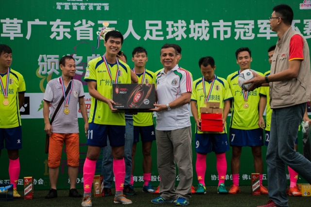 曼联没与任何球员签降级降薪条款 但签了欧冠奖金